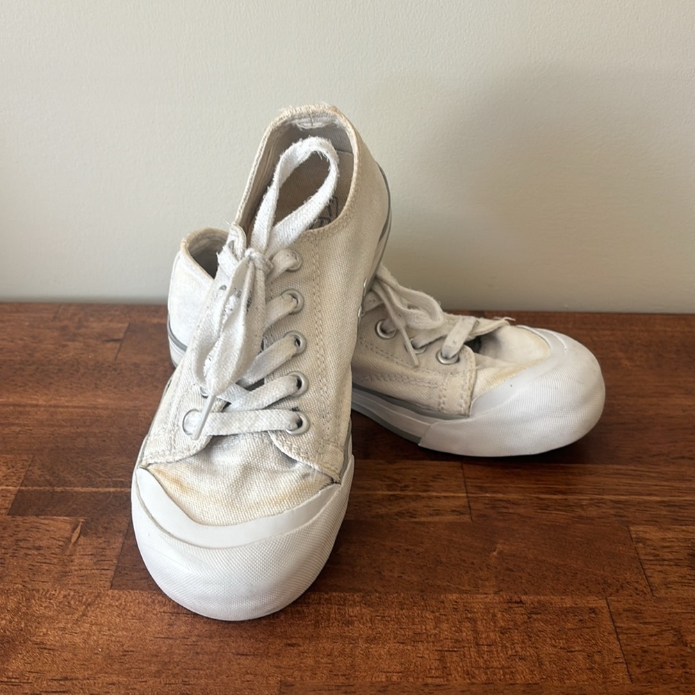 Keen ✨ White Canvas Sneakers